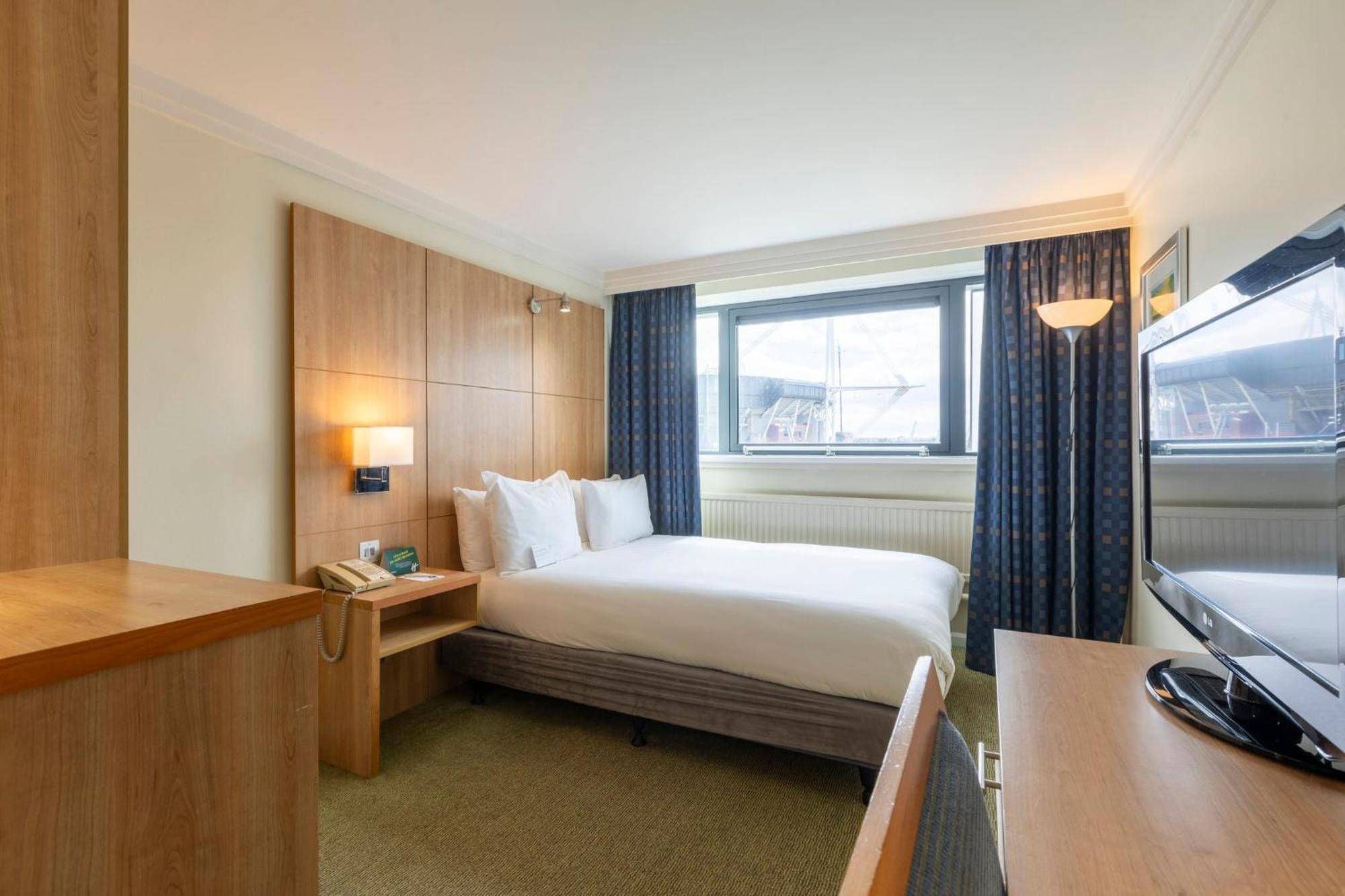 Holiday Inn Cardiff City By Ihg Exterior foto