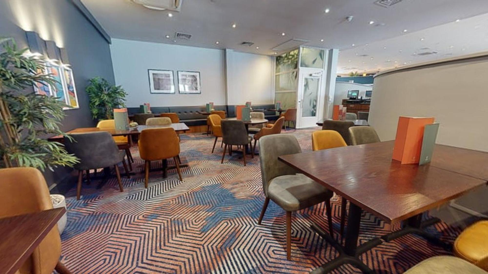 Holiday Inn Cardiff City By Ihg Exterior foto