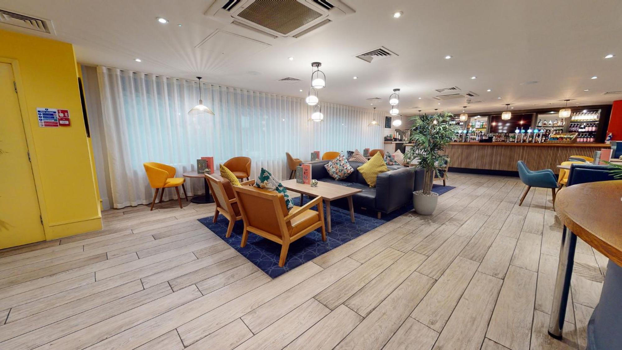 Holiday Inn Cardiff City By Ihg Exterior foto