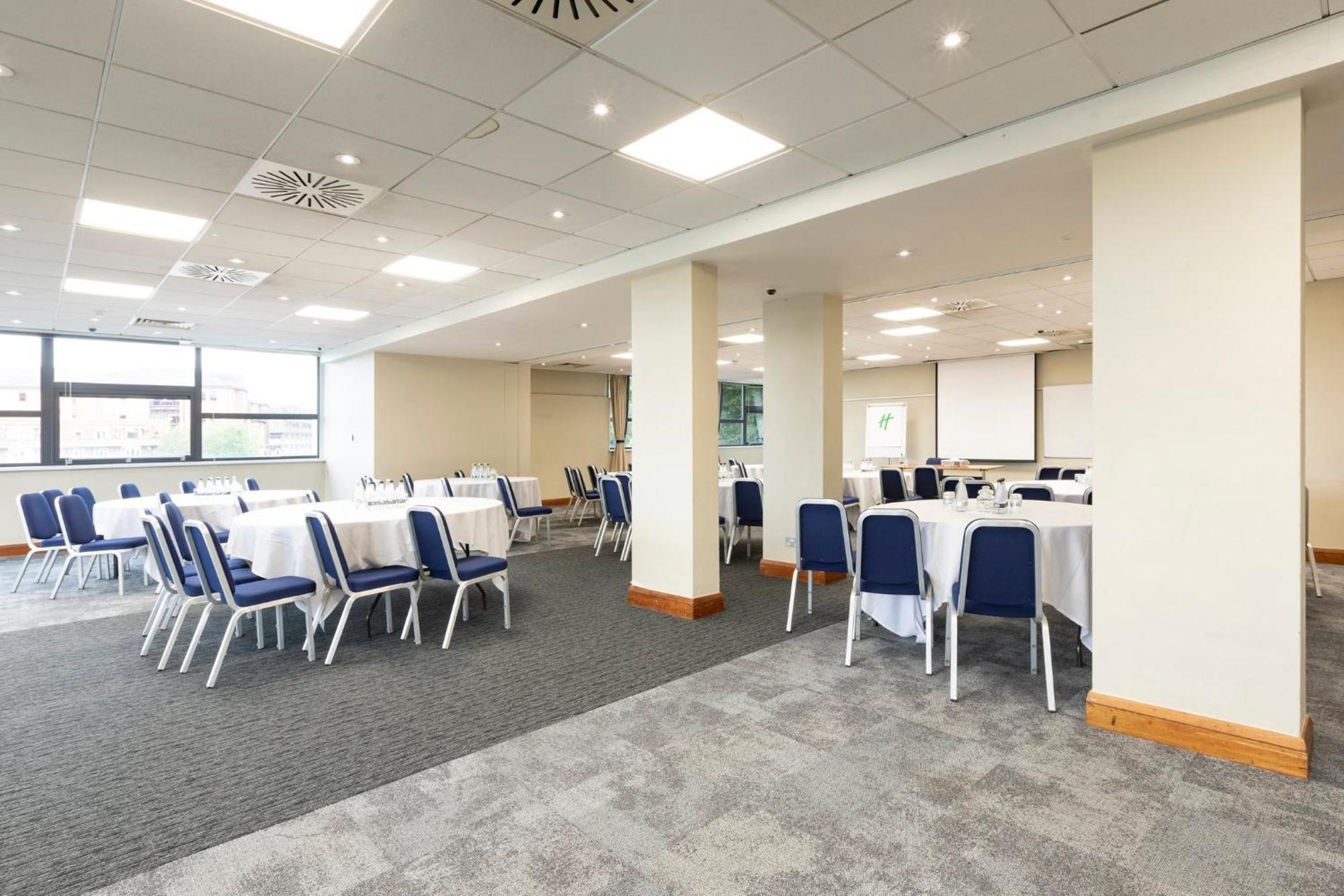 Holiday Inn Cardiff City By Ihg Exterior foto